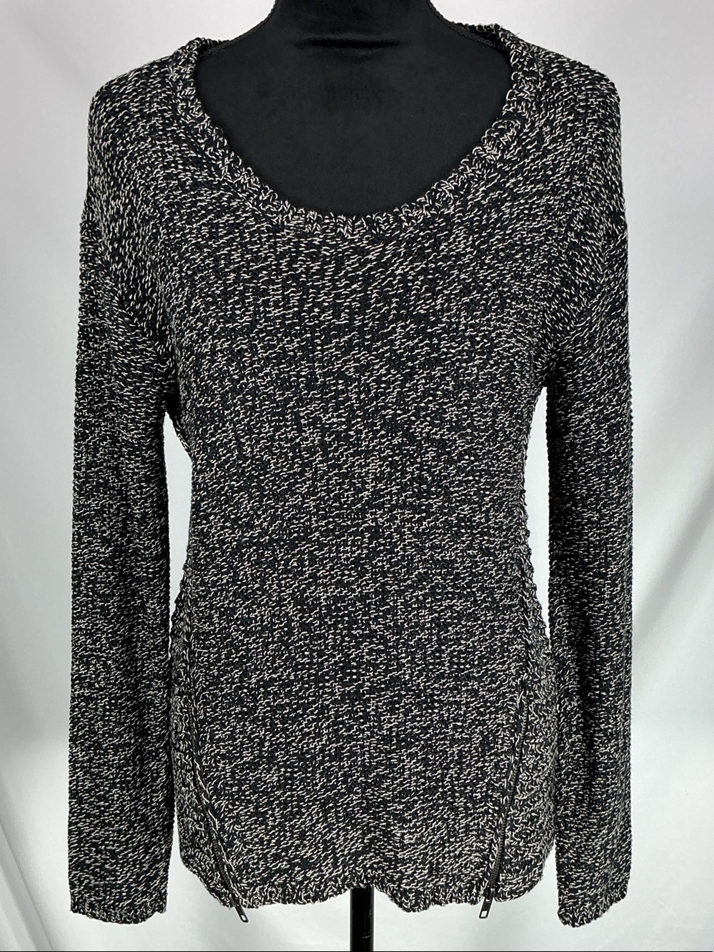 Francesca's Quinn Black White Marled Scoop Neck Side Zip High Low Sweater M NWT